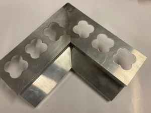 Kout k balkónovej lište AOP 40