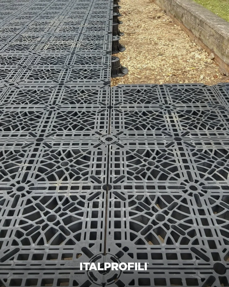 Plastový veľkoformátový kompozitný rošt